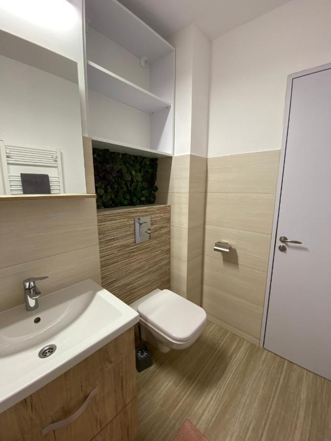Grove Apartment Buzău Esterno foto