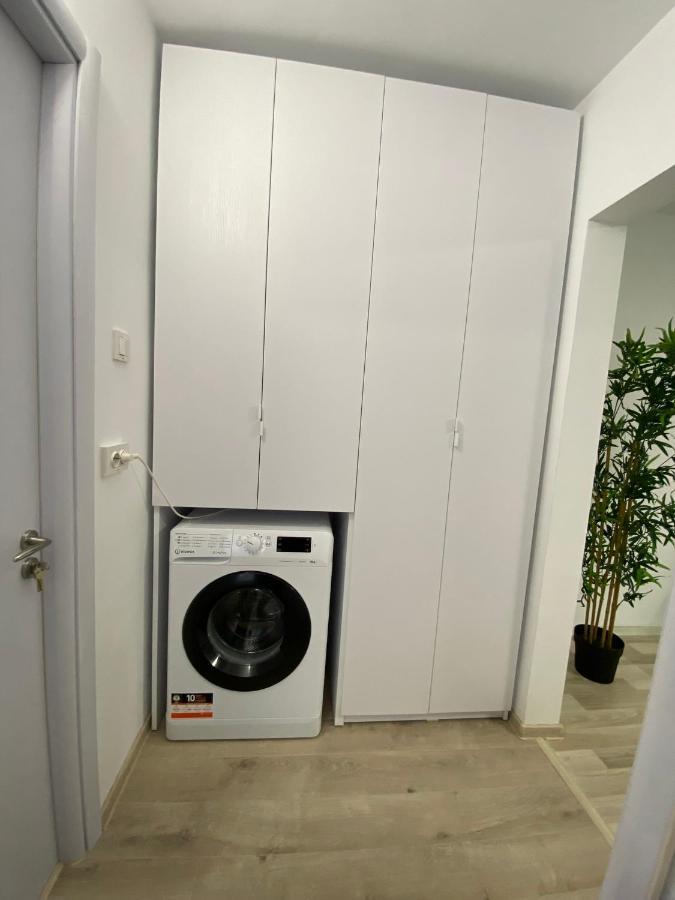 Grove Apartment Buzău Esterno foto