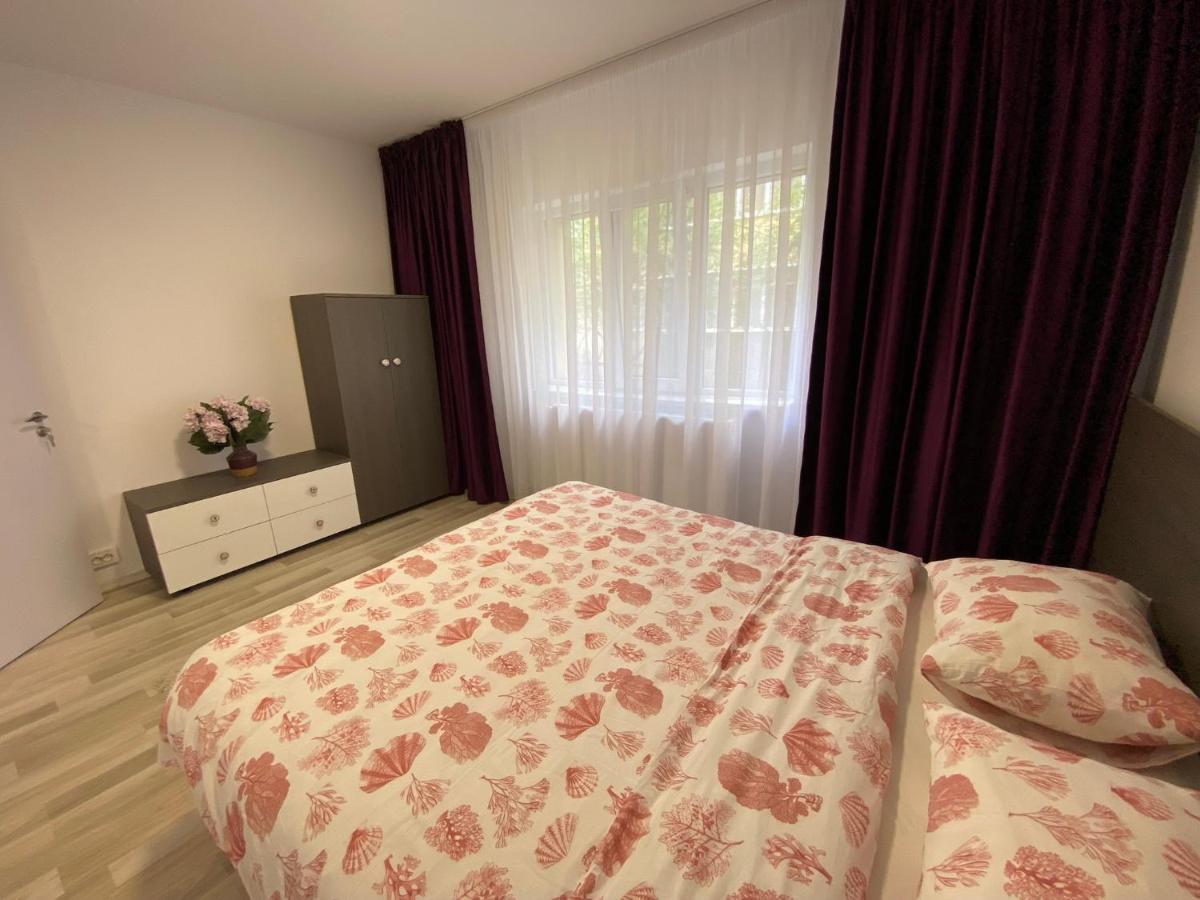Grove Apartment Buzău Esterno foto